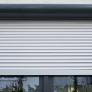 Volet roulant à Challans : pourquoi la réparation est aussi un choix écologique ?